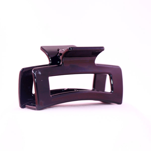 Boxy Curved Clutcher