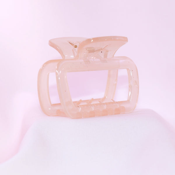 Hollow Frame Claw – Sandy Blush
